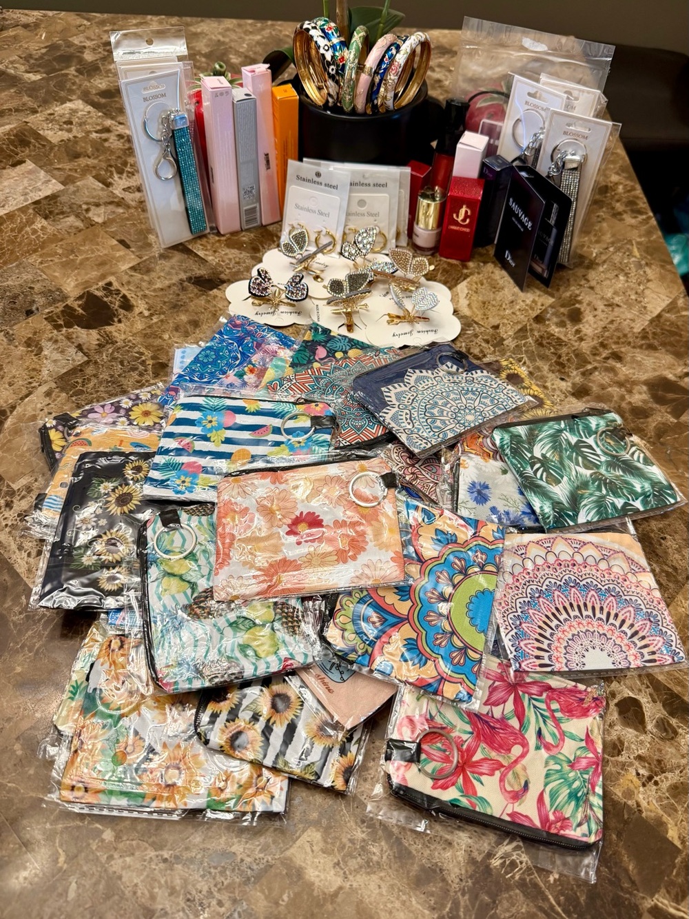 🥰♥️(23 Avail) Random Mini Coin/Key Pouch with Beauty/Accessory/Jewelry Item